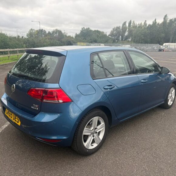 2015_volkswagen_golf pic 4421951116789287874 1024x768 1 580x580