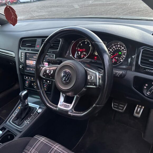 2015_volkswagen_golf pic 5613679777518205998 1024x768 1 580x580