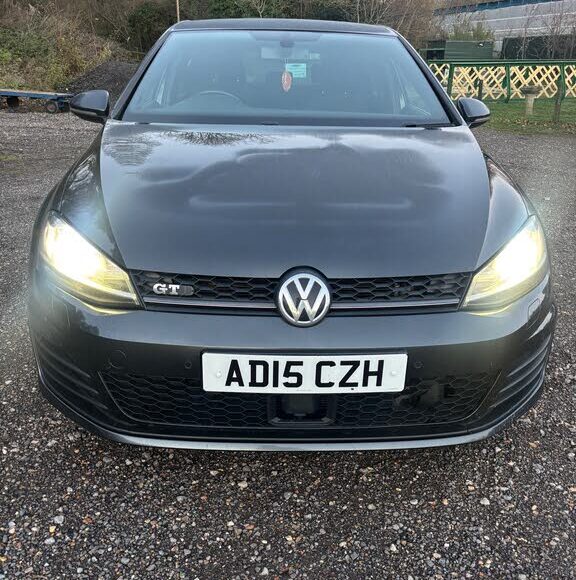 2015_volkswagen_golf pic 6789854835624872870 1024x768 1 576x580