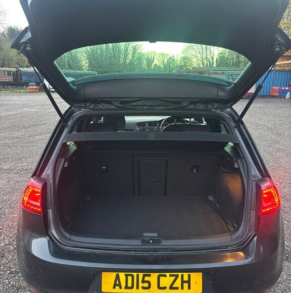 2015_volkswagen_golf pic 7091769621030097409 1024x768 1 576x580